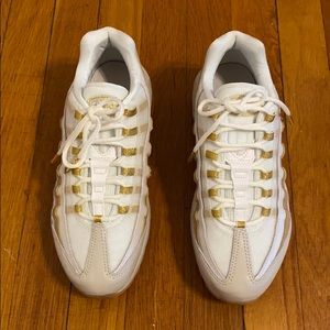 NIKE Air Max Gold and Silver Sneaker